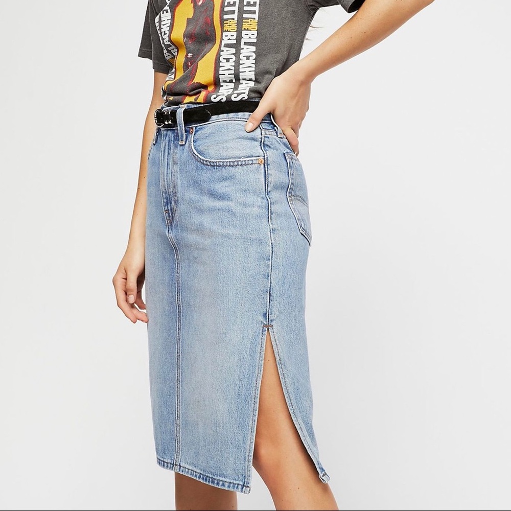 Levi’s midi jean skirt size 28